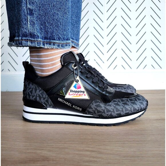 ❤️MICHAEL KORS WILMA Trainer Sneaker 9 Women's Black Monogram Fashion Lifestyle - Picture 3 of 10